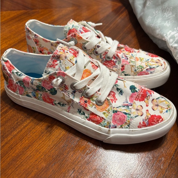 Blowfish Pink and White Sneakers with Floral Design - Picture 2 of 2
